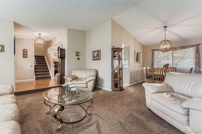 1055 Northridge Rd, Highlands Ranch, CO 80126