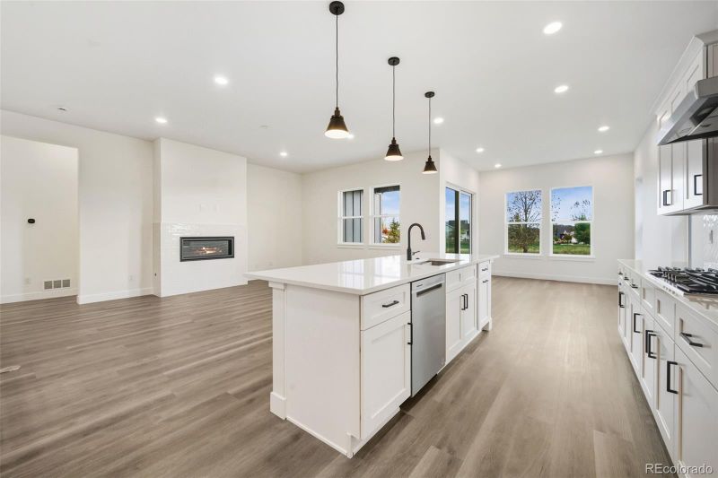 1617 Winter Glow Dr, Windsor, CO 80550