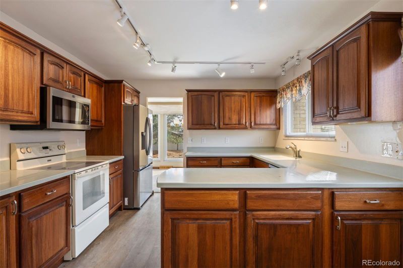 2594 S Lima Way, Aurora, CO 80014