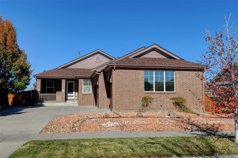 23707 E Bellewood Dr, Aurora, CO 80016