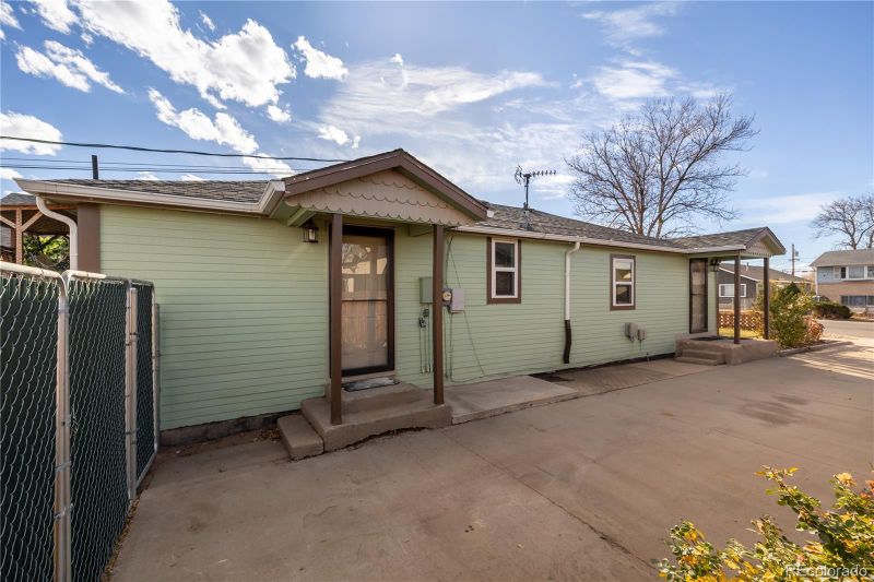 366 S 7th Ave, Brighton, CO 80601