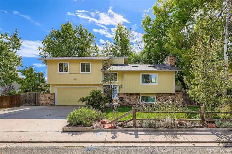 925 Sparta Dr, Lafayette, CO 80026