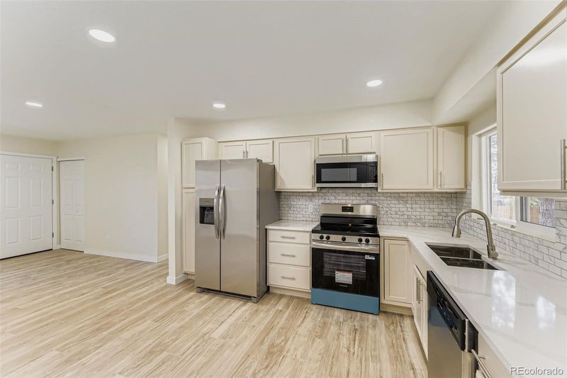 15512 E Pacific Pl, Aurora, CO 80013