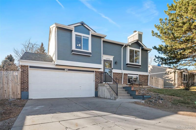 10966 W Bowles Pl, Littleton, CO 80127