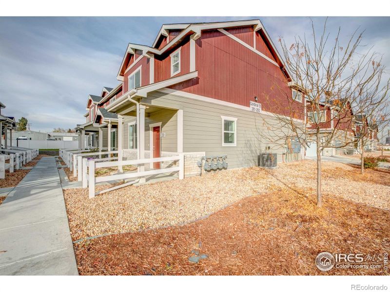 281 Cardinal St, Johnstown, CO 80534