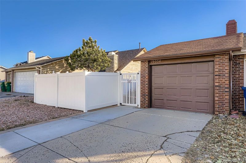 19054 E 16th Ave, Aurora, CO 80011