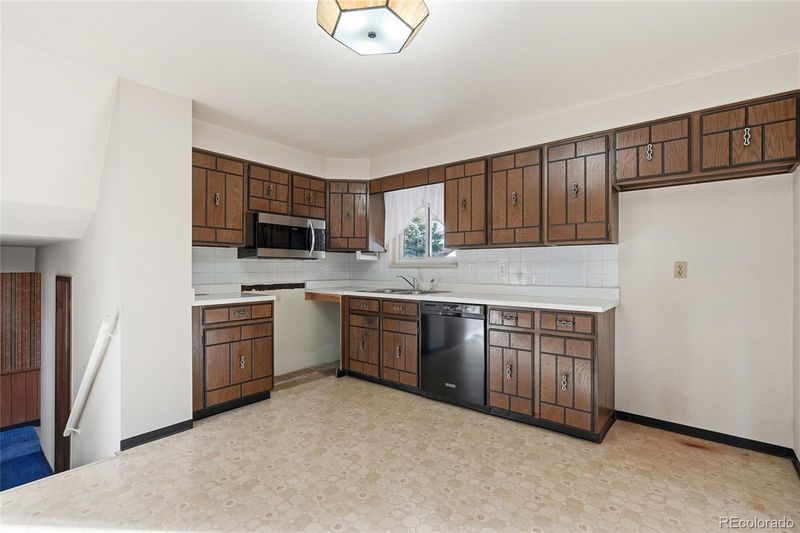 1426 W 101st Pl, Northglenn, CO 80260
