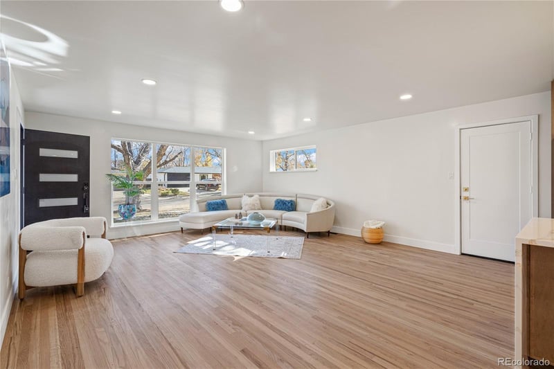 453 S Oneida Way, Denver, CO 80224