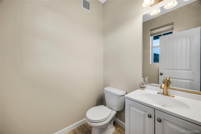 8063 Longleaf Ln, Colorado Springs, CO 80927