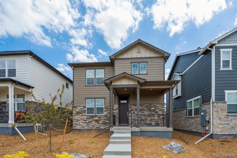 722 N Shawnee St, Aurora, CO 80018