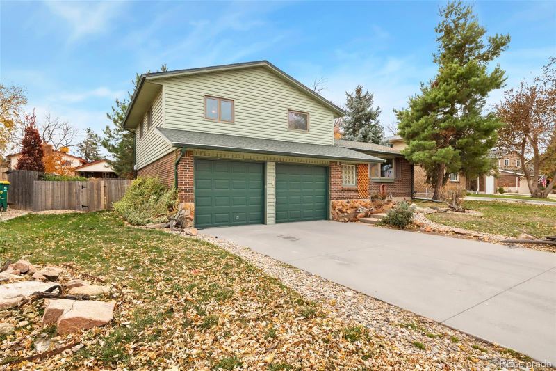 8998 W Radcliffe Dr, Littleton, CO 80123