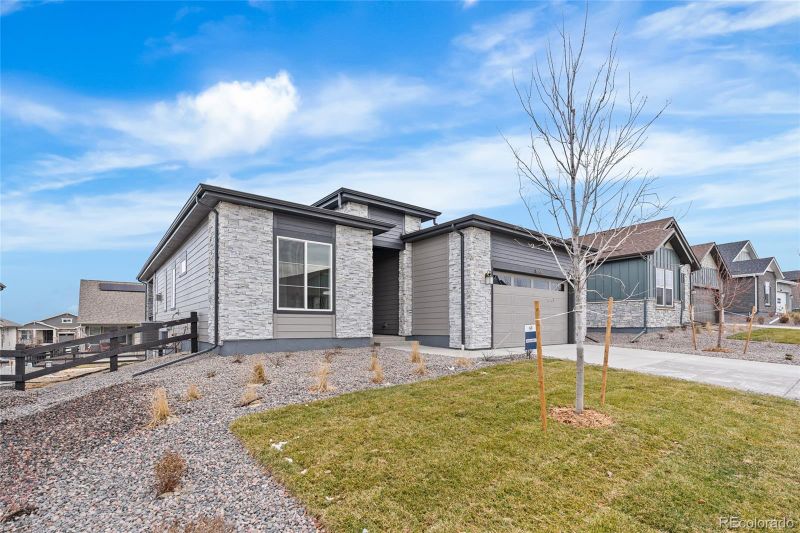 8644 S Quemoy St, Aurora, CO 80016