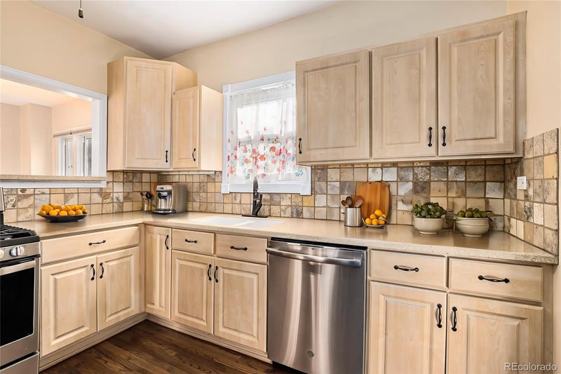 1559 Elm St, Denver, CO 80220