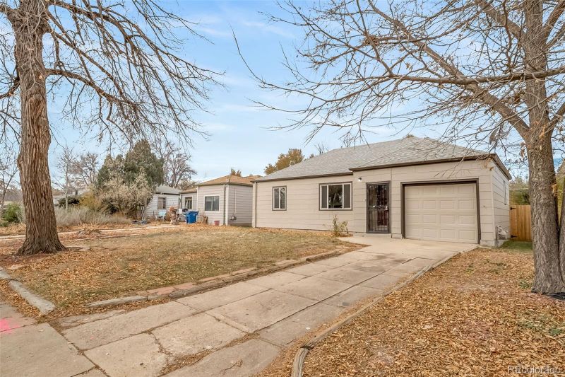 1081 Elmira St, Aurora, CO 80010