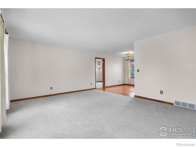3327 34th Ave Ct, Greeley, CO 80634