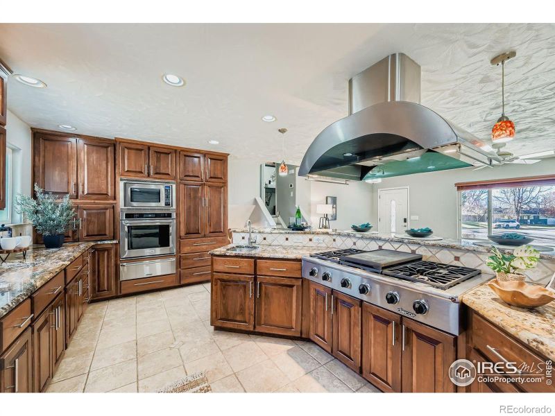 2112 Arron Dr, Loveland, CO 80537