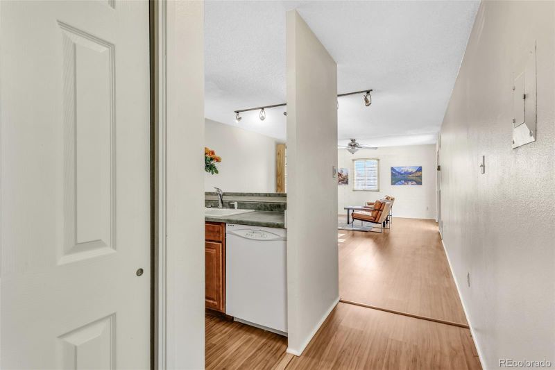2880 S Locust St #300N, Denver, CO 80222