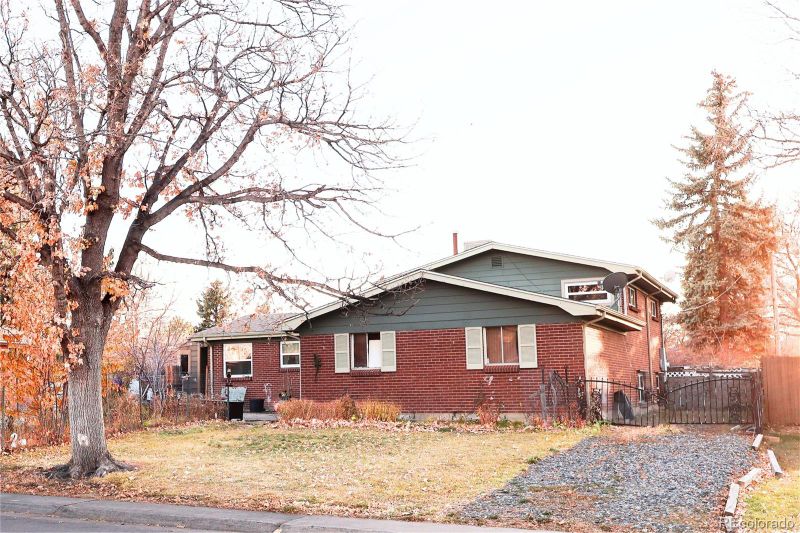 245 Tucson St, Aurora, CO 80011