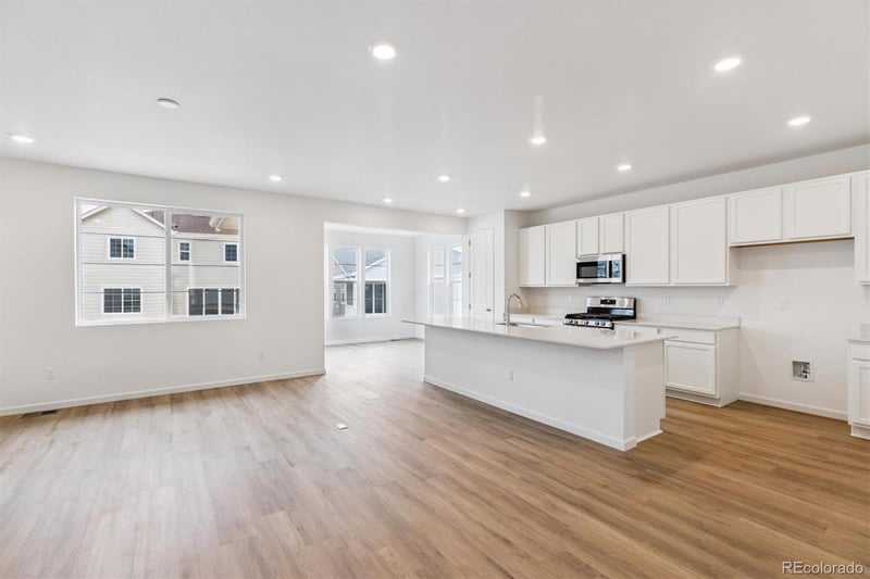 24720 E 42nd Ave, Aurora, CO 80019