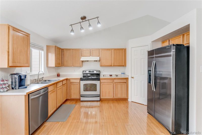 11589 River Run Cir, Commerce City, CO 80640