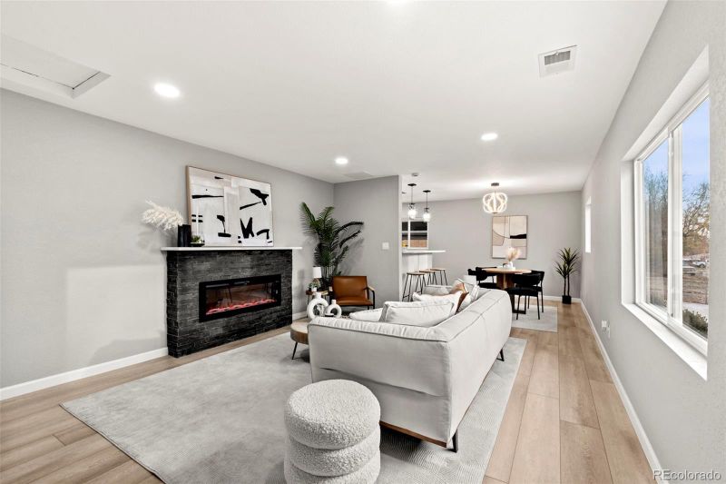 9410 Lilly Ct, Thornton, CO 80229