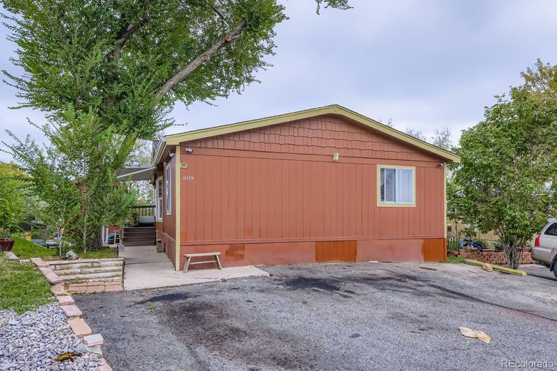 9400 Elm Ct Lot 609, Denver, CO 80260