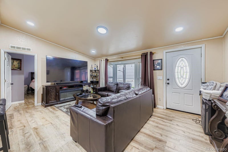 9400 Elm Ct Lot 609, Denver, CO 80260