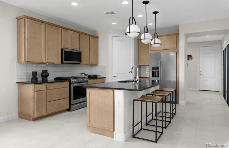 2700 Mosker St, Strasburg, CO 80136