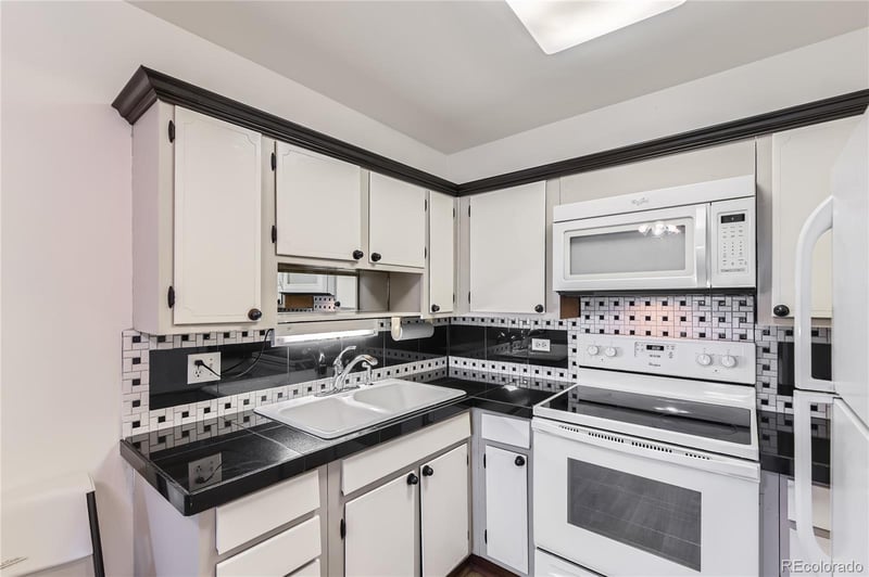 735 S Clinton St #5B, Denver, CO 80247