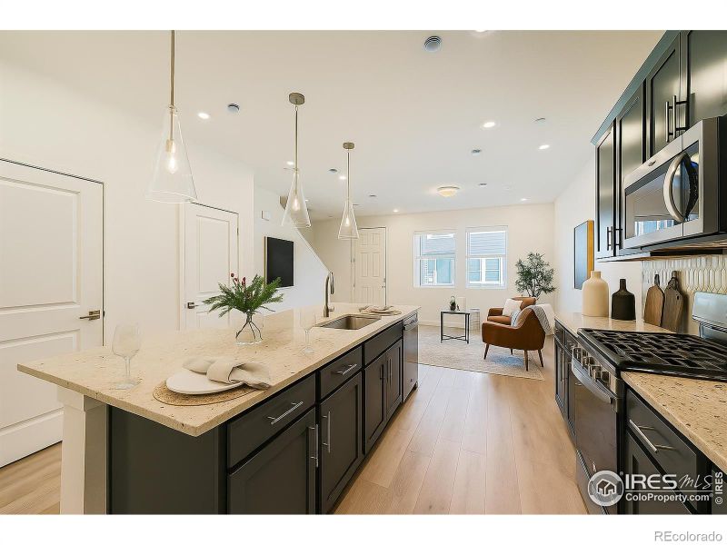 2785 Bear Springs Cir, Longmont, CO 80503