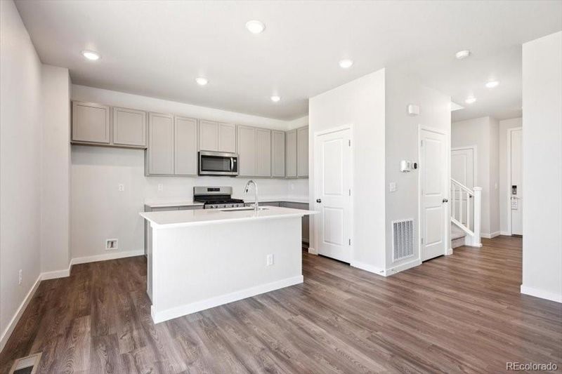 22866 E 47th Pl, Aurora, CO 80019