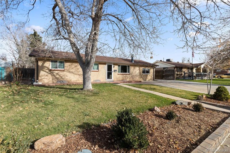642 S Racine St, Aurora, CO 80012