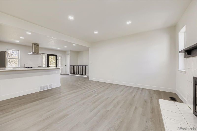 8566 Cody Ct, Arvada, CO 80005