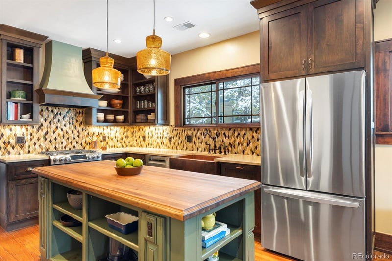 917 Cook St, Denver, CO 80206