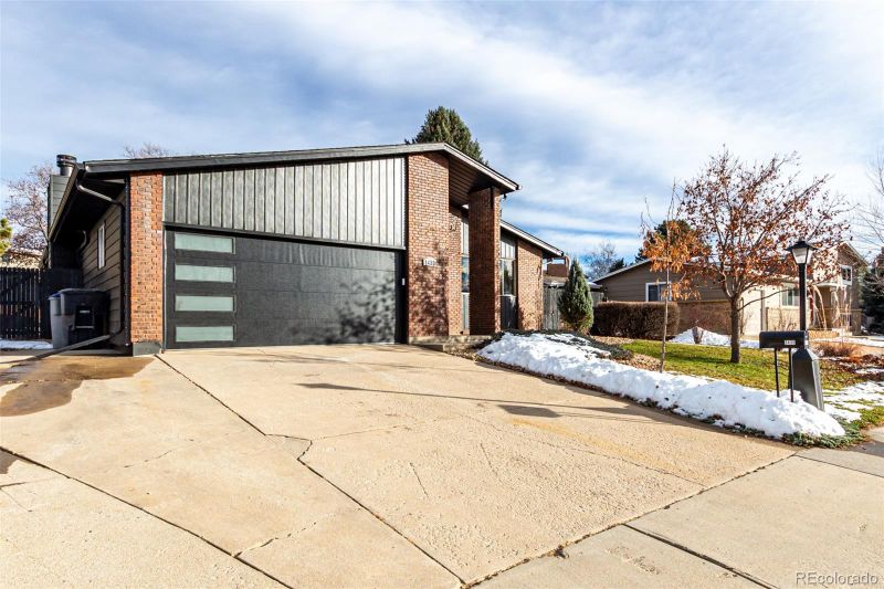 1430 Mount Evans Dr, Longmont, CO 80504
