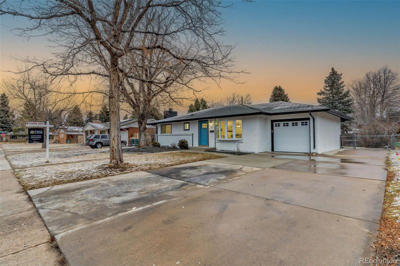 70 Everett St, Lakewood, CO 80226