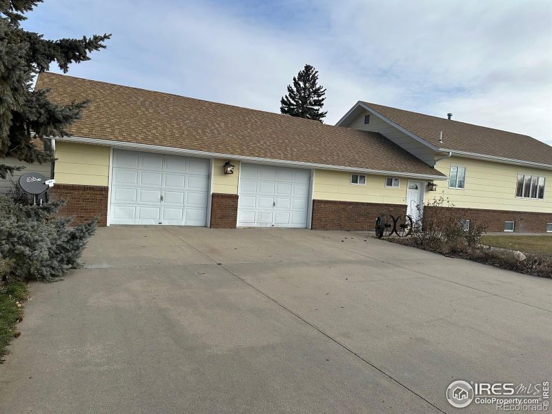 420 W 6th St, Julesburg, CO 80737