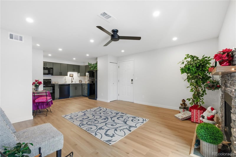 2575 S Syracuse Way #D-205, Denver, CO 80231