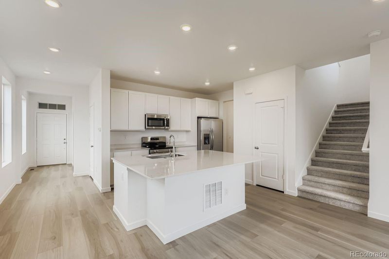 6929 Juniper Dr, Thornton, CO 80602