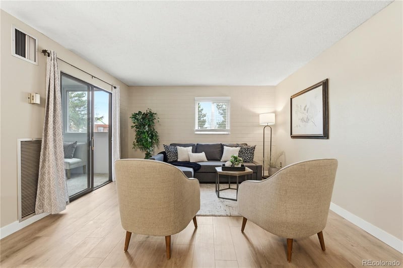 2880 S Locust St #200S, Denver, CO 80222