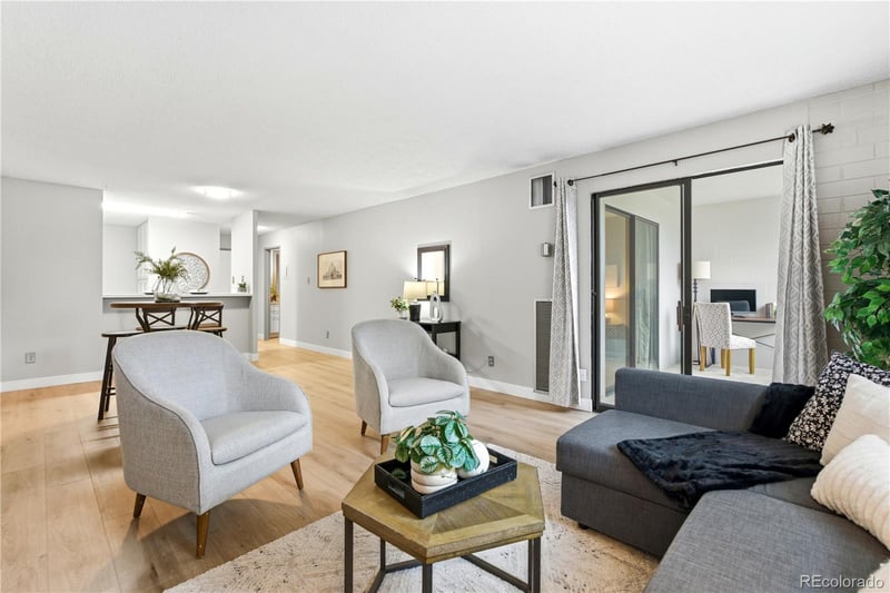 2880 S Locust St #200S, Denver, CO 80222