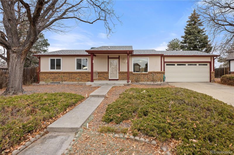 17119 E Kent Dr, Aurora, CO 80013