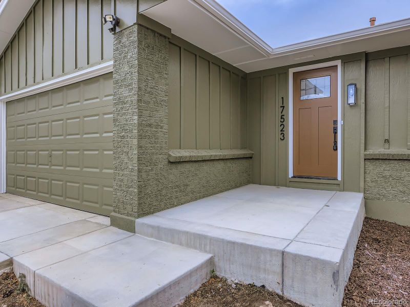 17523 E Lasalle Dr, Aurora, CO 80013