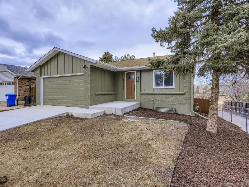 17523 E Lasalle Dr, Aurora, CO 80013