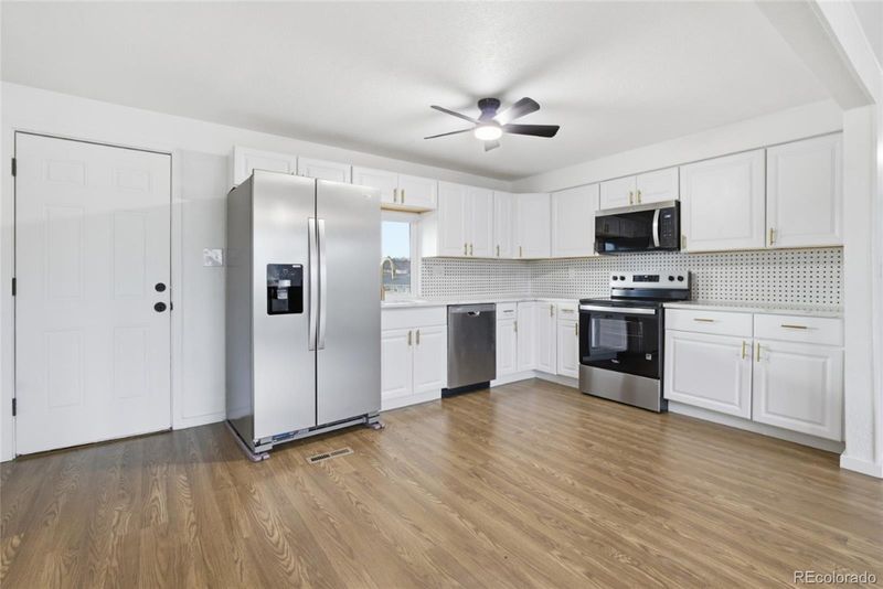6220 W Ohio Ave, Lakewood, CO 80226