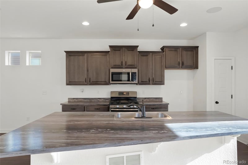 19096 E 55th Ave, Denver, CO 80249