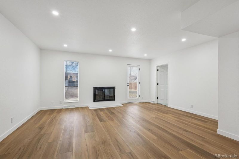 21 S Newland Ct, Lakewood, CO 80226