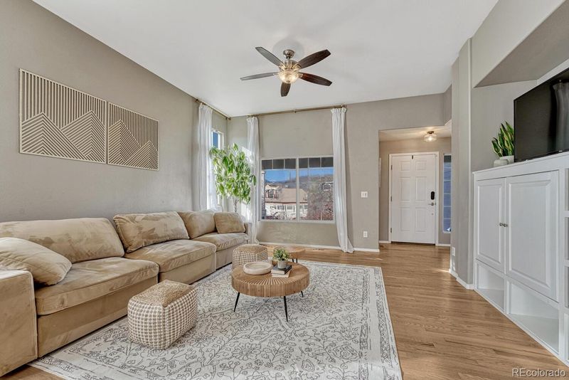 566 Oxbow Dr, Monument, CO 80132