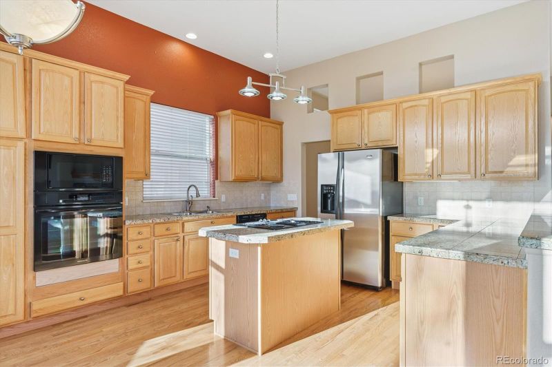 1022 Bramblewood Dr, Castle Pines, CO 80108