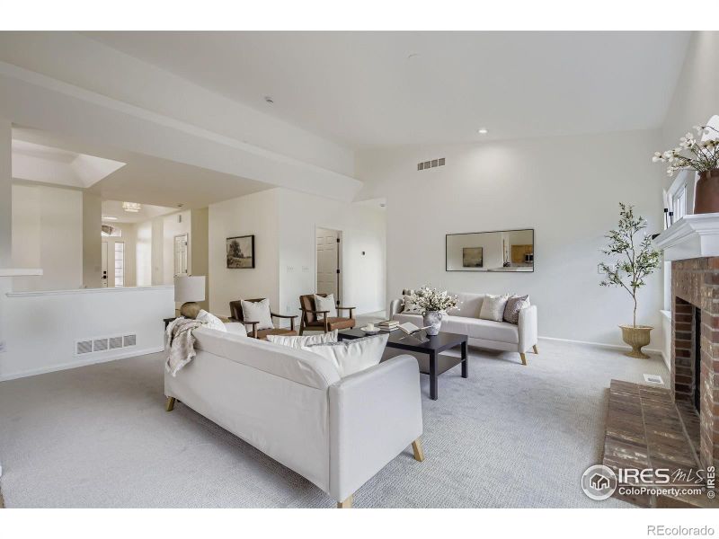 657 Clarendon Dr, Longmont, CO 80504